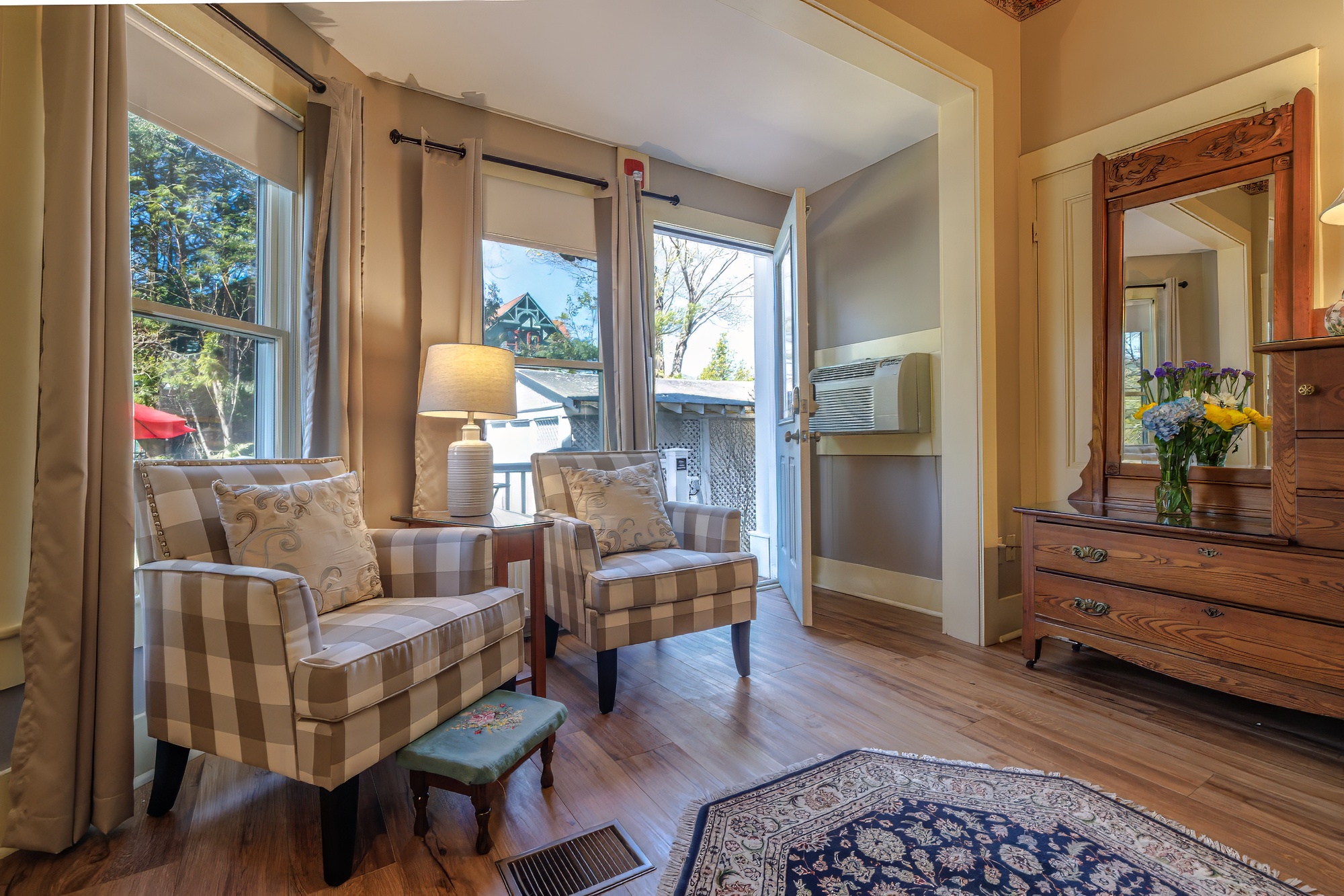 48-Mina Monte Booking.com-DTP