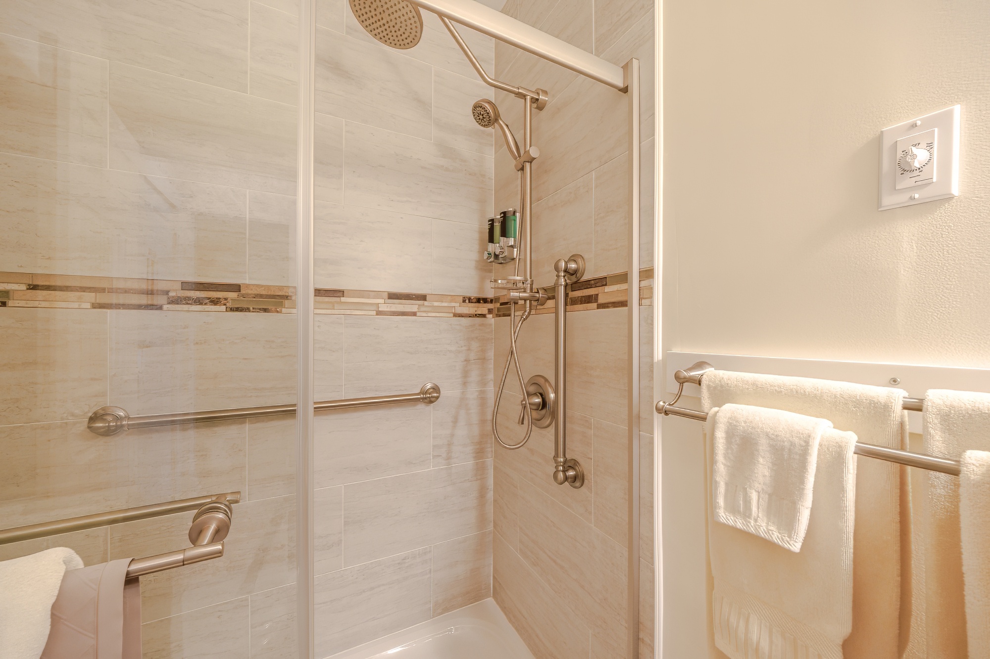 80-Mina Monte Booking.com-DTP