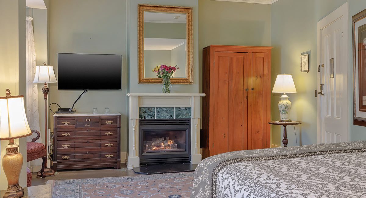 Rockaway queen bedroom