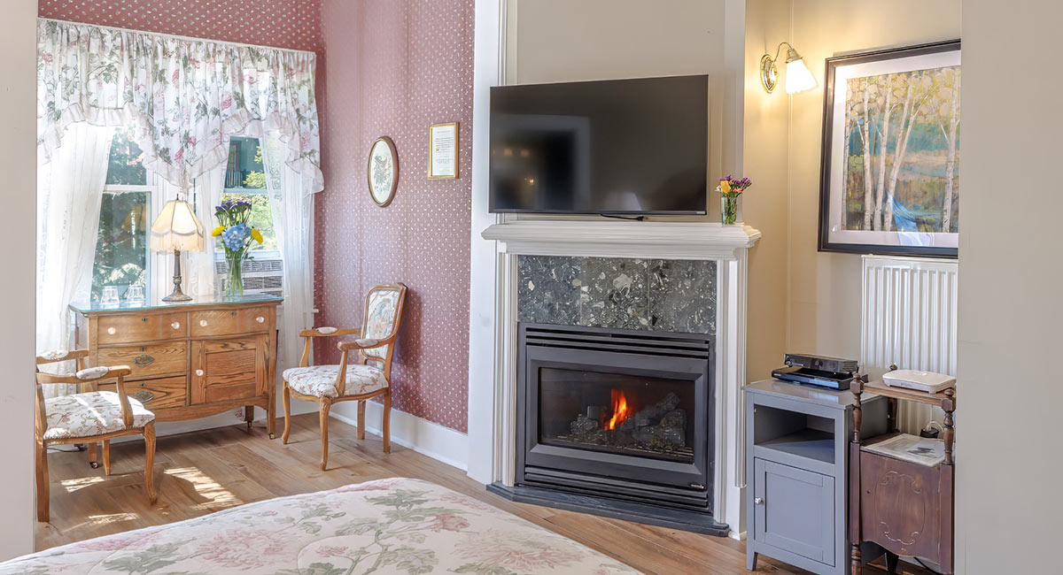Atlantic sitting area/fireplace