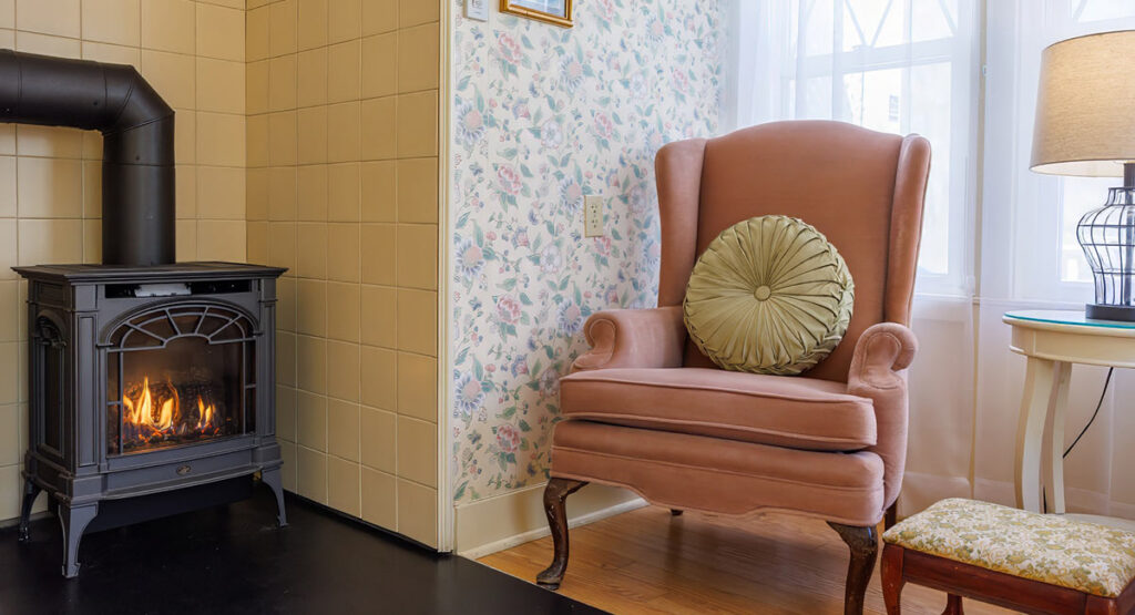 The Del Isle Room d fireplace