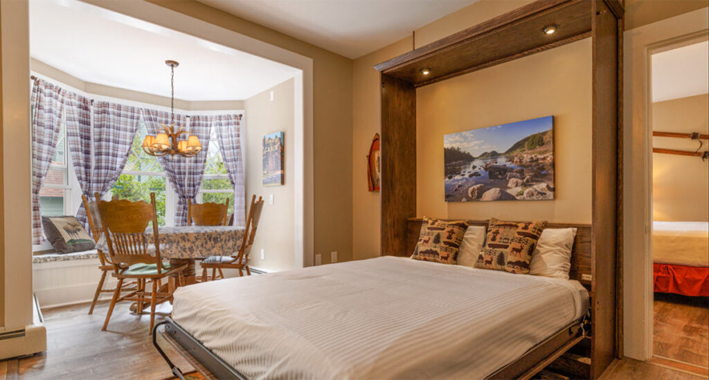 Echo Lake murphy bed down