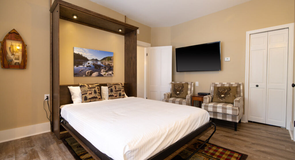 Echo Lake murphy bed