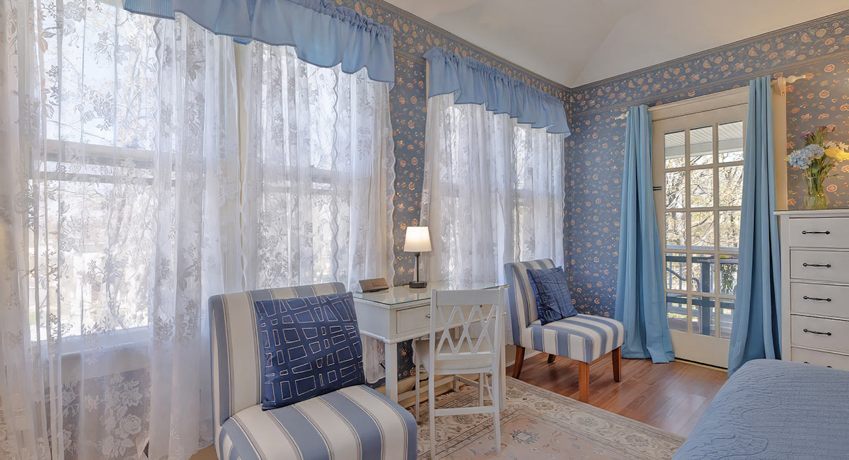 Louisburg room desk