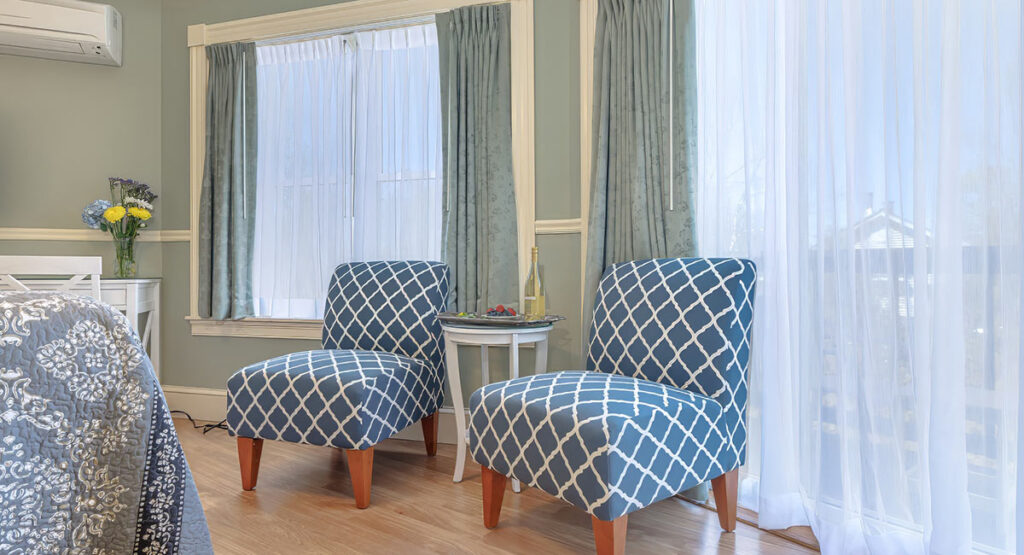 Miller room sitting area