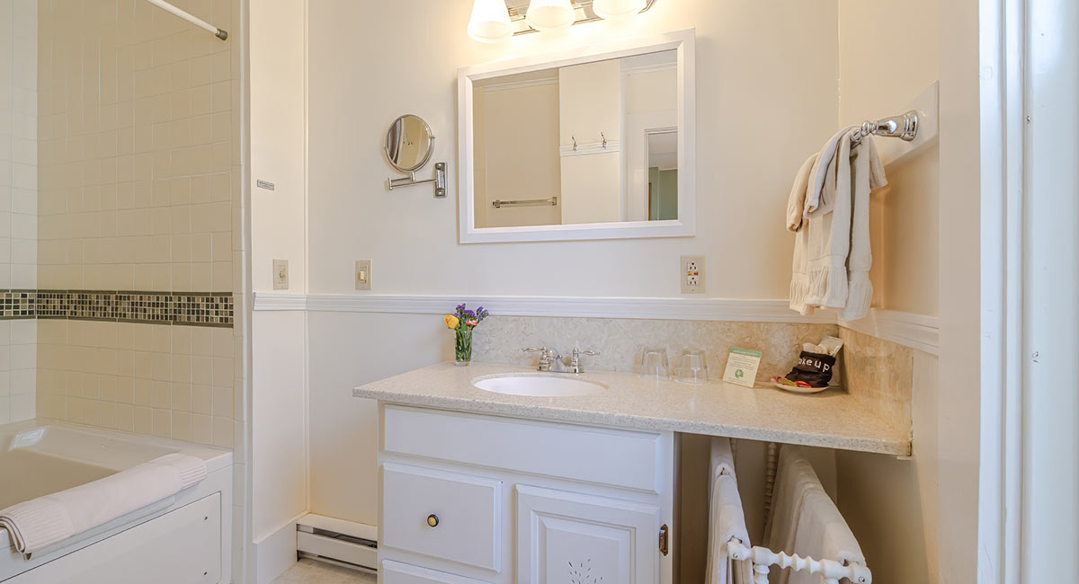Rockaway bathroom
