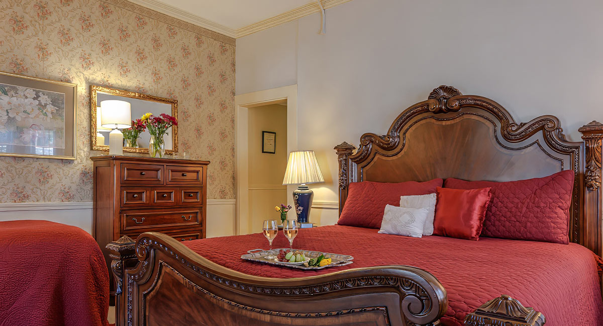 West End 2 bed room