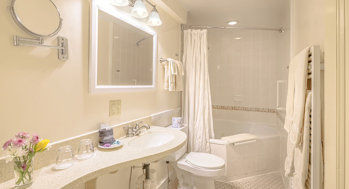 West End bathroom
