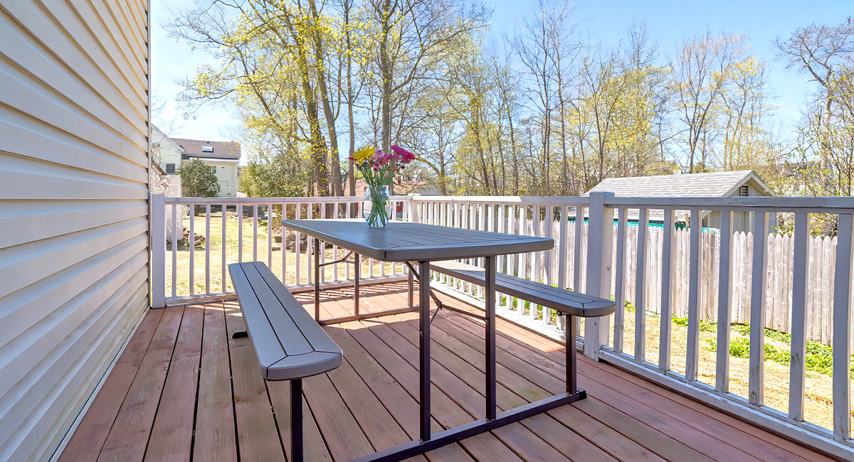 Wingwood Suite picnic table