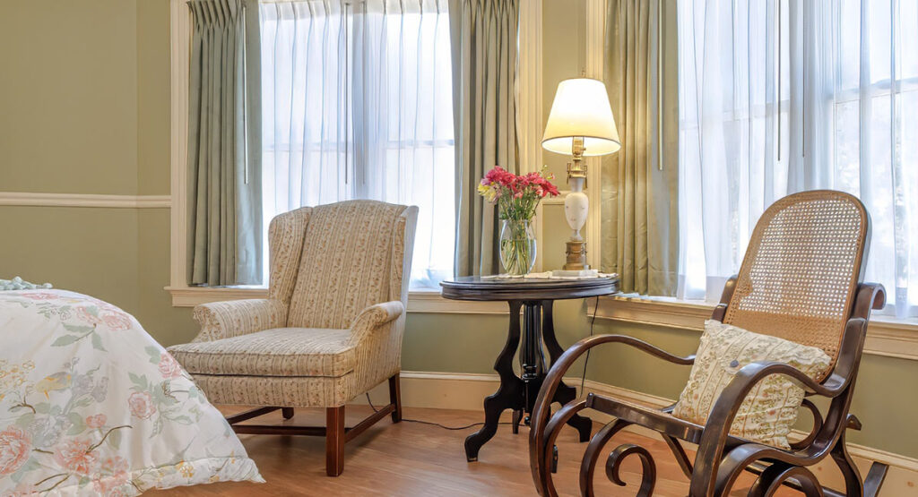 Wingwood Suite sitting area