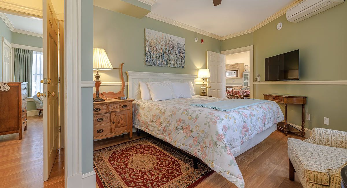 Wingwood Suite bed